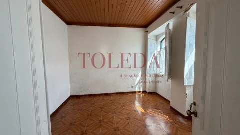 Moradia T5 para Venda em Azambuja