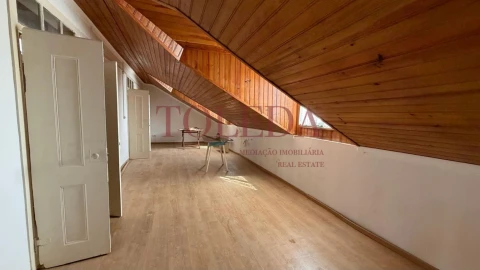 Moradia T5 para Venda em Azambuja