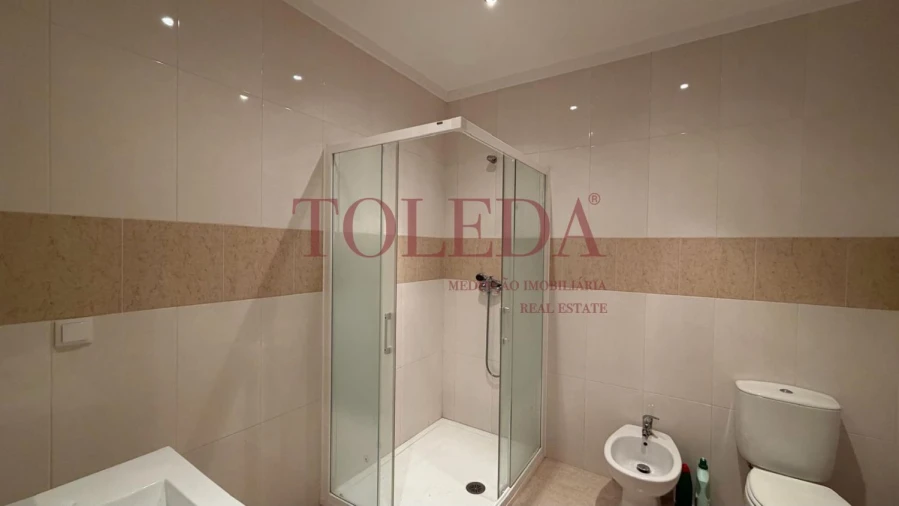 Moradia T5 para Venda em Azambuja Foto 25