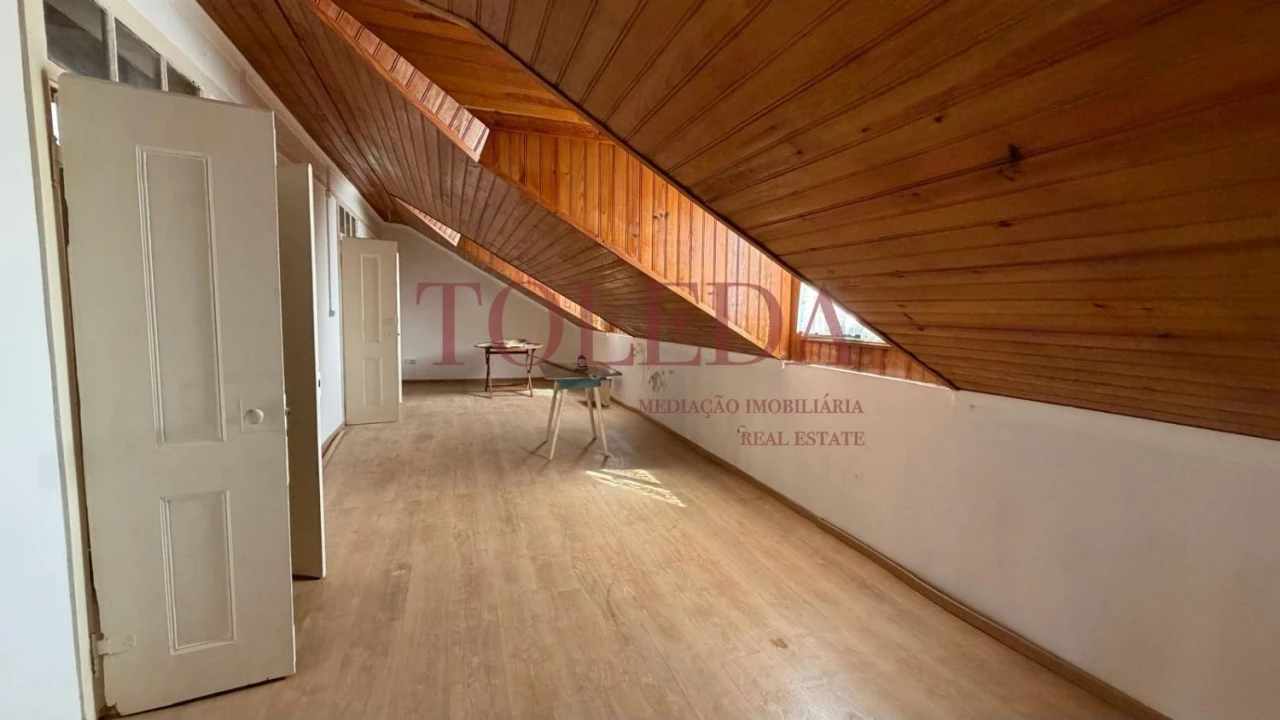 Moradia T5 para Venda em Azambuja Foto 32