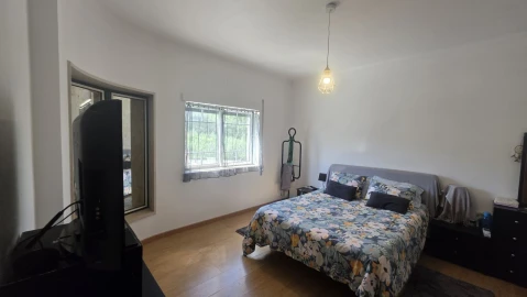 Moradia T3 para Venda em Serra e Junceira