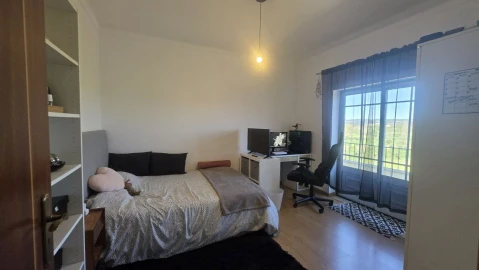 Moradia T3 para Venda em Serra e Junceira