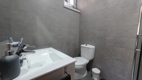 Moradia T3 para Venda em Serra e Junceira