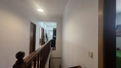 Moradia T3 para Venda em Serra e Junceira