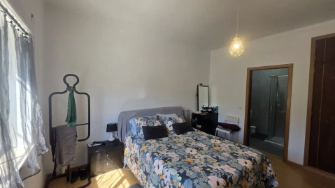 Moradia T3 para Venda em Serra e Junceira