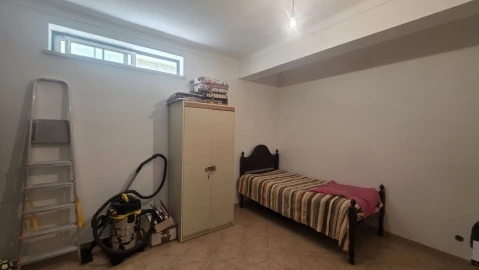 Moradia T3 para Venda em Serra e Junceira