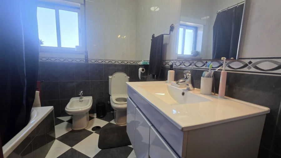 Moradia T3 para Venda em Serra e Junceira Foto 24