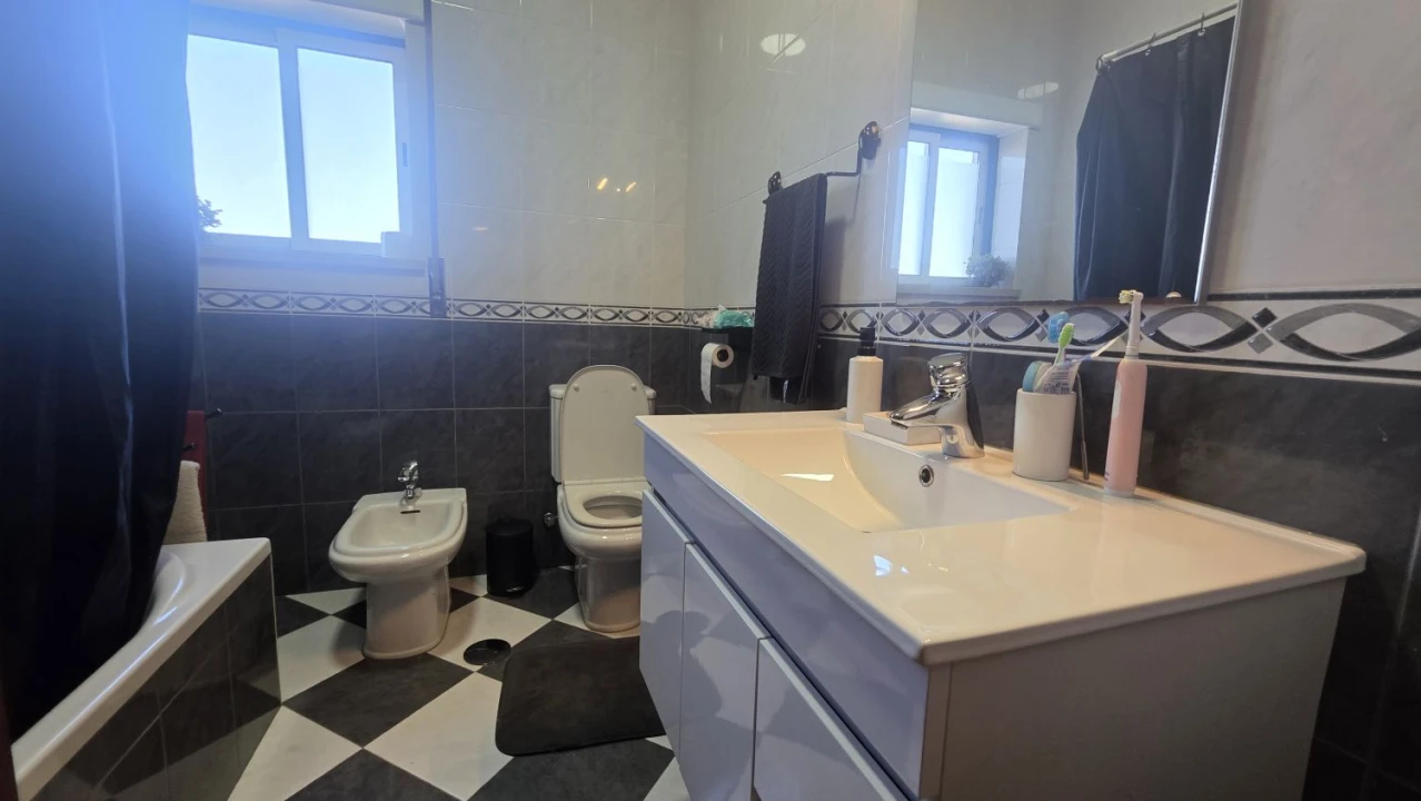 Moradia T3 para Venda em Serra e Junceira Foto 24