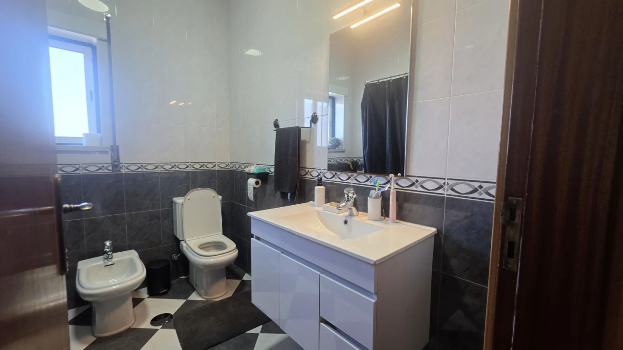 Moradia T3 para Venda em Serra e Junceira Foto 22