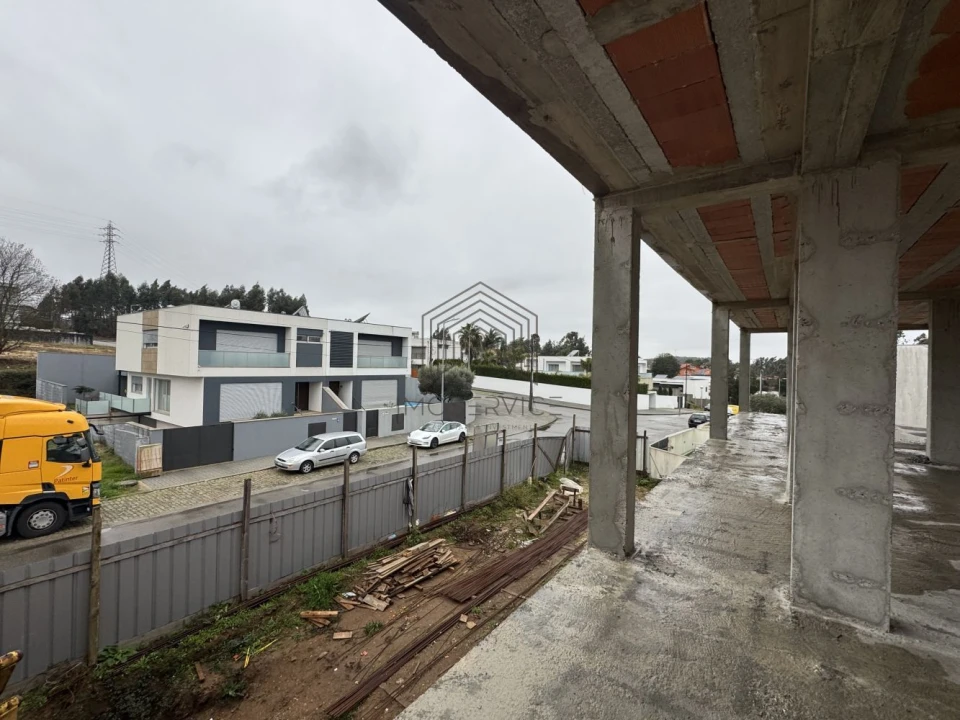 Moradia T3 para Venda em Argoncilhe Foto 37