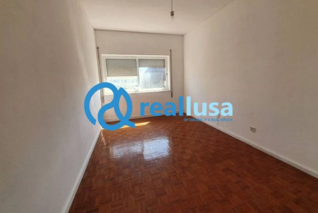 Apartamento T2 para Venda em Paranhos Foto 9