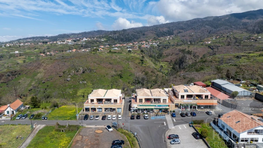 Moradia T3 para Venda em Prazeres Foto 34