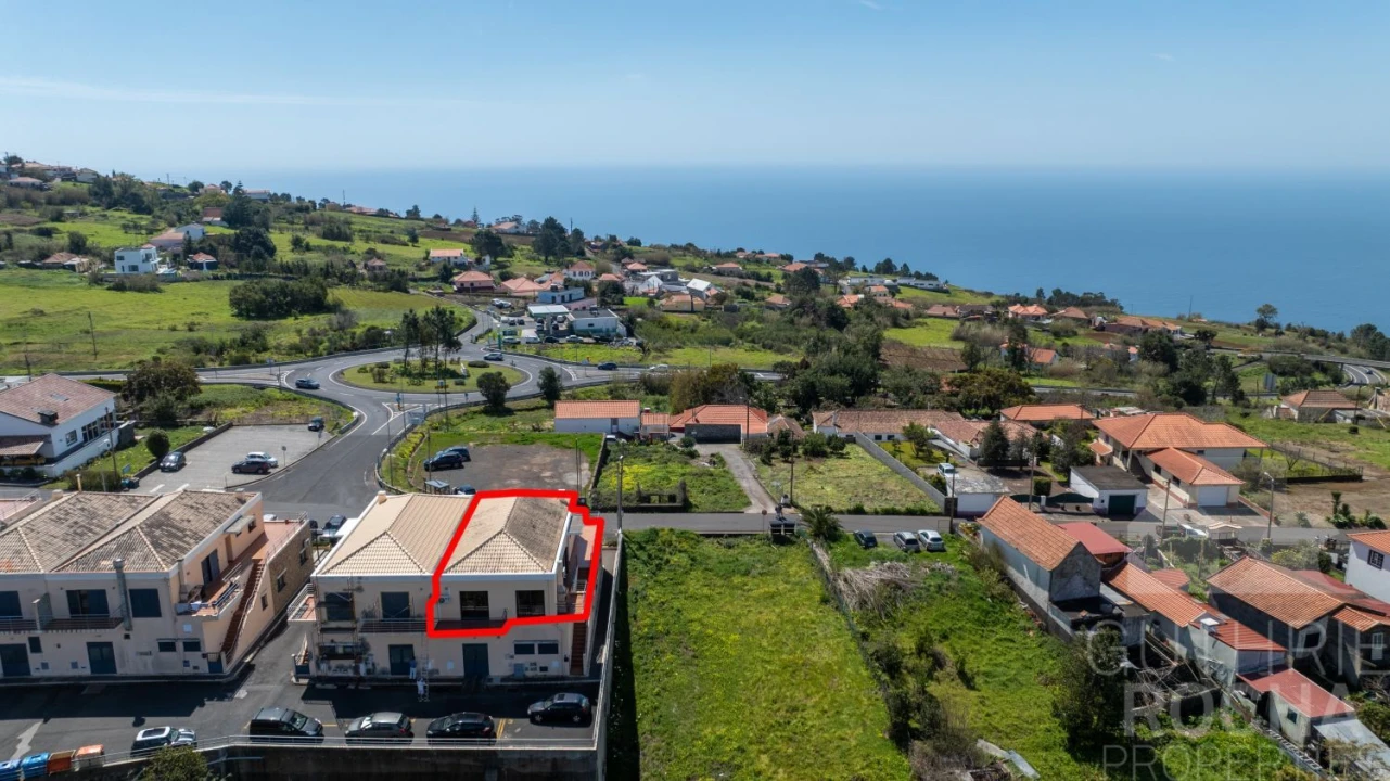 Moradia T3 para Venda em Prazeres Foto 4