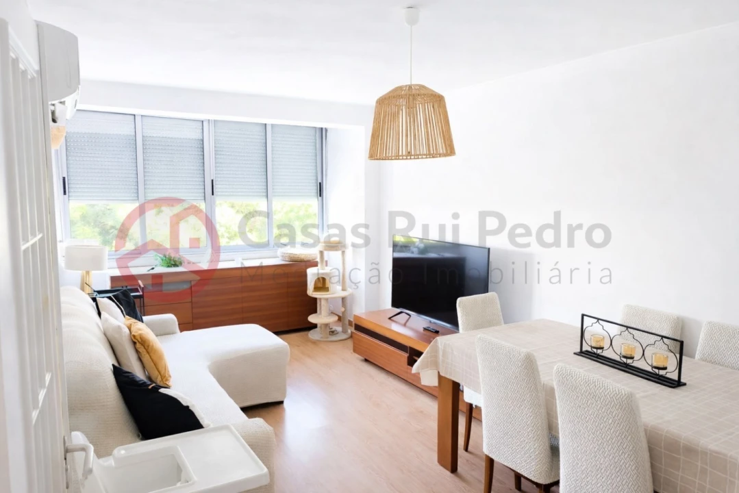 Apartamento T2 para Venda em Laranjeiro e Feijó Foto 4