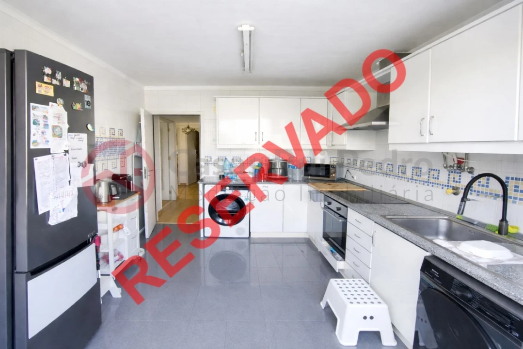 Apartamento T2 para Venda em Laranjeiro e Feijó Foto 1