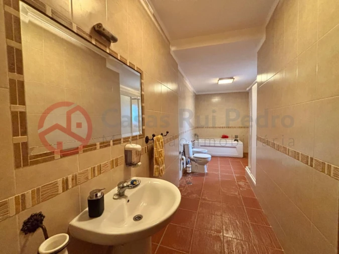 Moradia T7 para Venda em Golegã Foto 16