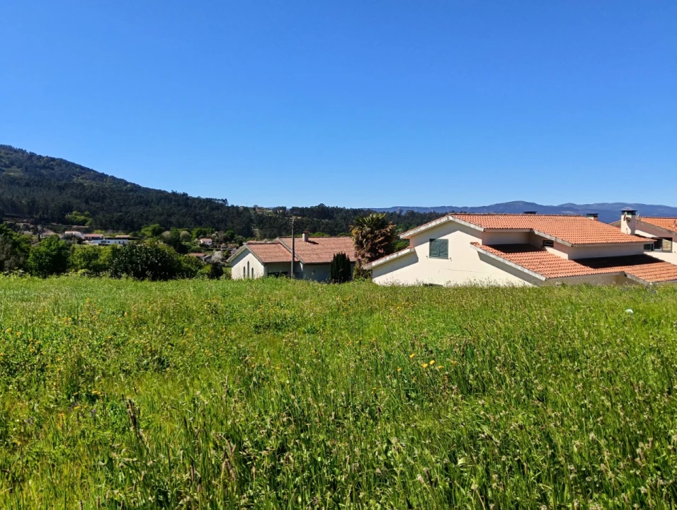Terreno para Venda em Cornes Foto 8