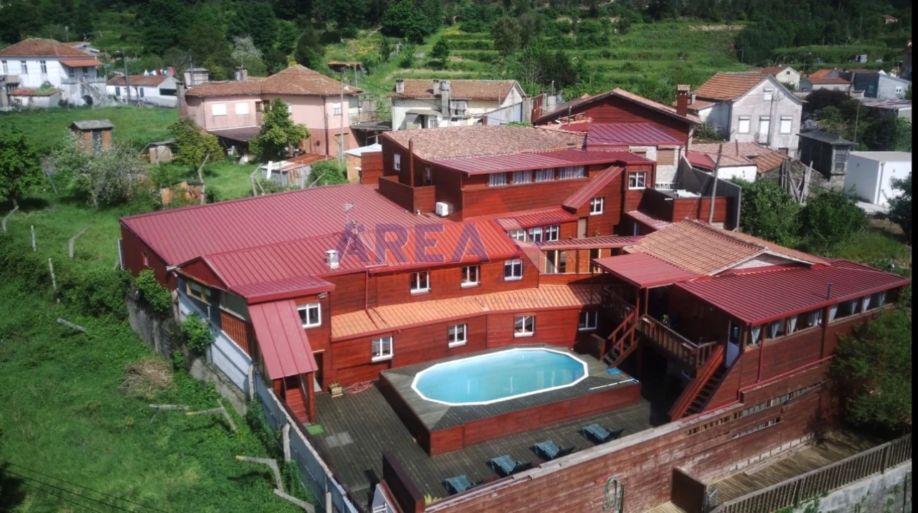 Moradia T12 para Venda em O. Azeméis, Riba-Ul, Ul, Macinhata Seixa, Madail Foto 1