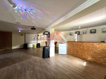 Moradia T12 para Venda em O. Azeméis, Riba-Ul, Ul, Macinhata Seixa, Madail