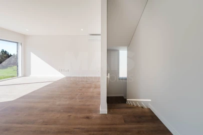 Moradia T3 para Venda em Nossa Senhora do Pópulo, Coto e São Gregório