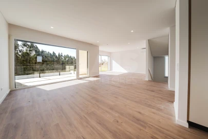 Moradia T3 para Venda em Nossa Senhora do Pópulo, Coto e São Gregório