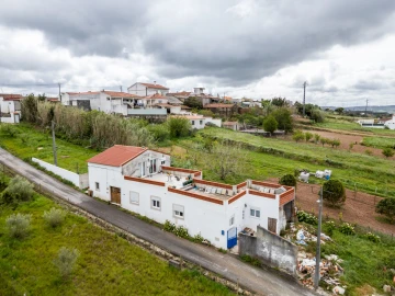 Moradia T4 para Venda em Nossa Senhora do Pópulo, Coto e São Gregório