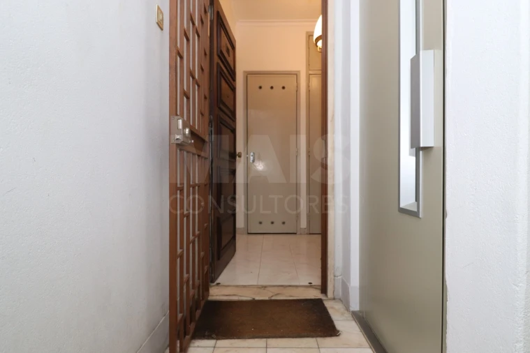 Apartamento T2 para Venda em Lumiar Foto 2