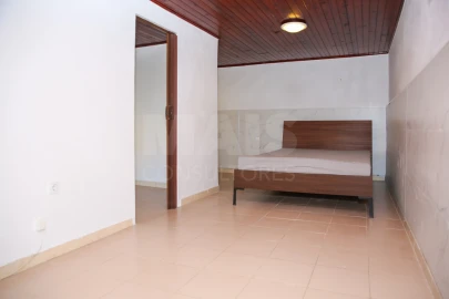 Moradia T1 para Venda em Abrigada e Cabanas de Torres