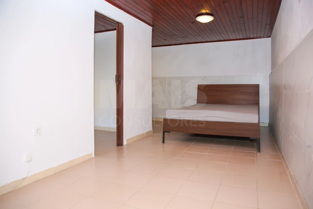 Moradia T1 para Venda em Abrigada e Cabanas de Torres Foto 5