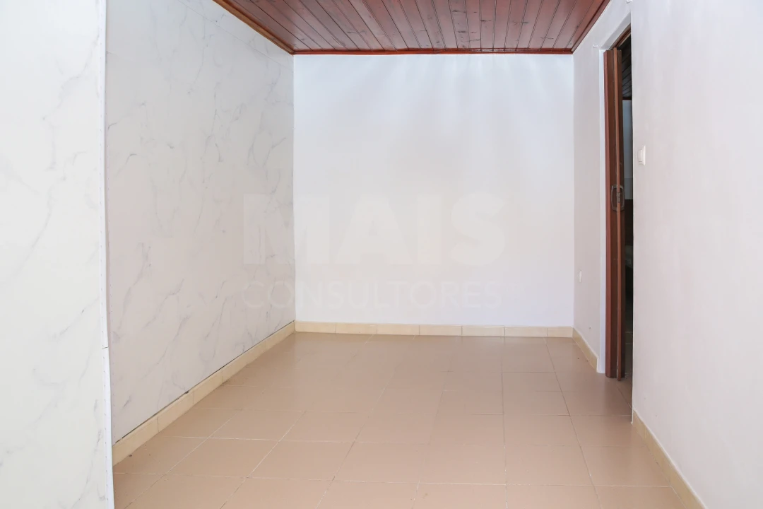 Moradia T1 para Venda em Abrigada e Cabanas de Torres Foto 8