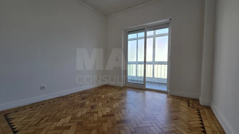 Apartamento T2 para Arrendamento em Ajuda