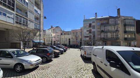 Apartamento T2 para Arrendamento em Ajuda