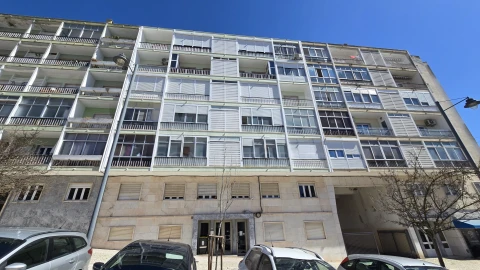 Apartamento T2 para Arrendamento em Ajuda