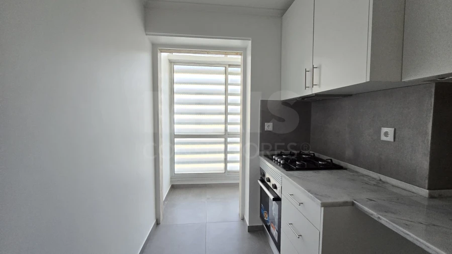 Apartamento T2 para Arrendamento em Ajuda Foto 11