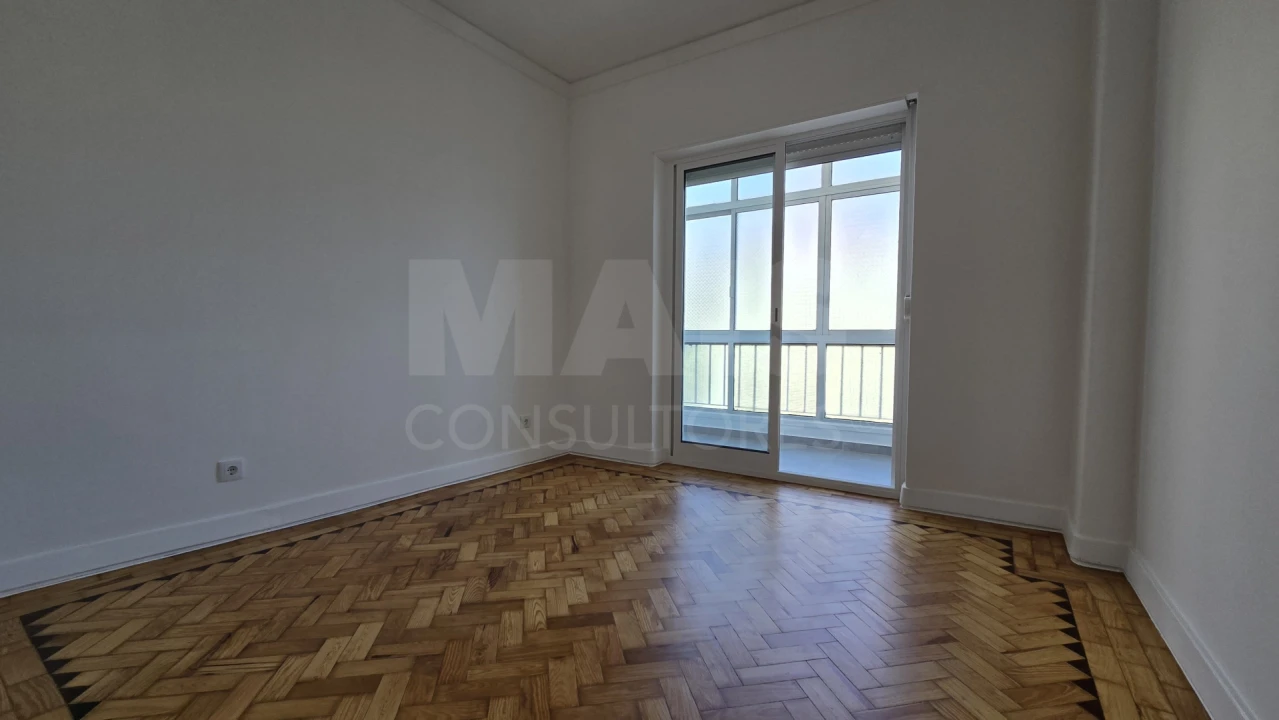 Apartamento T2 para Arrendamento em Ajuda Foto 7