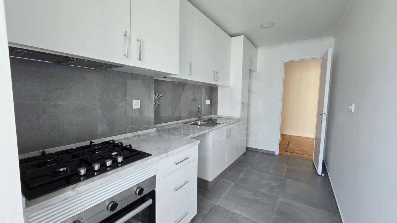 Apartamento T2 para Arrendamento em Ajuda Foto 10