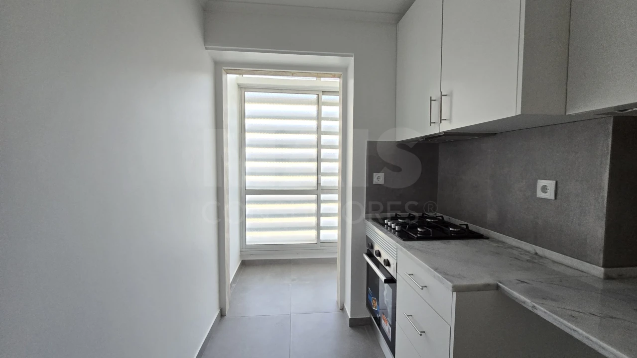 Apartamento T2 para Arrendamento em Ajuda Foto 11