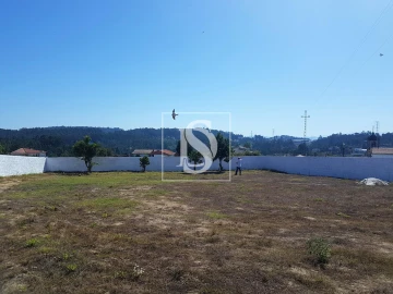 Terreno para Venda em Sandim, Olival, Lever e Crestuma