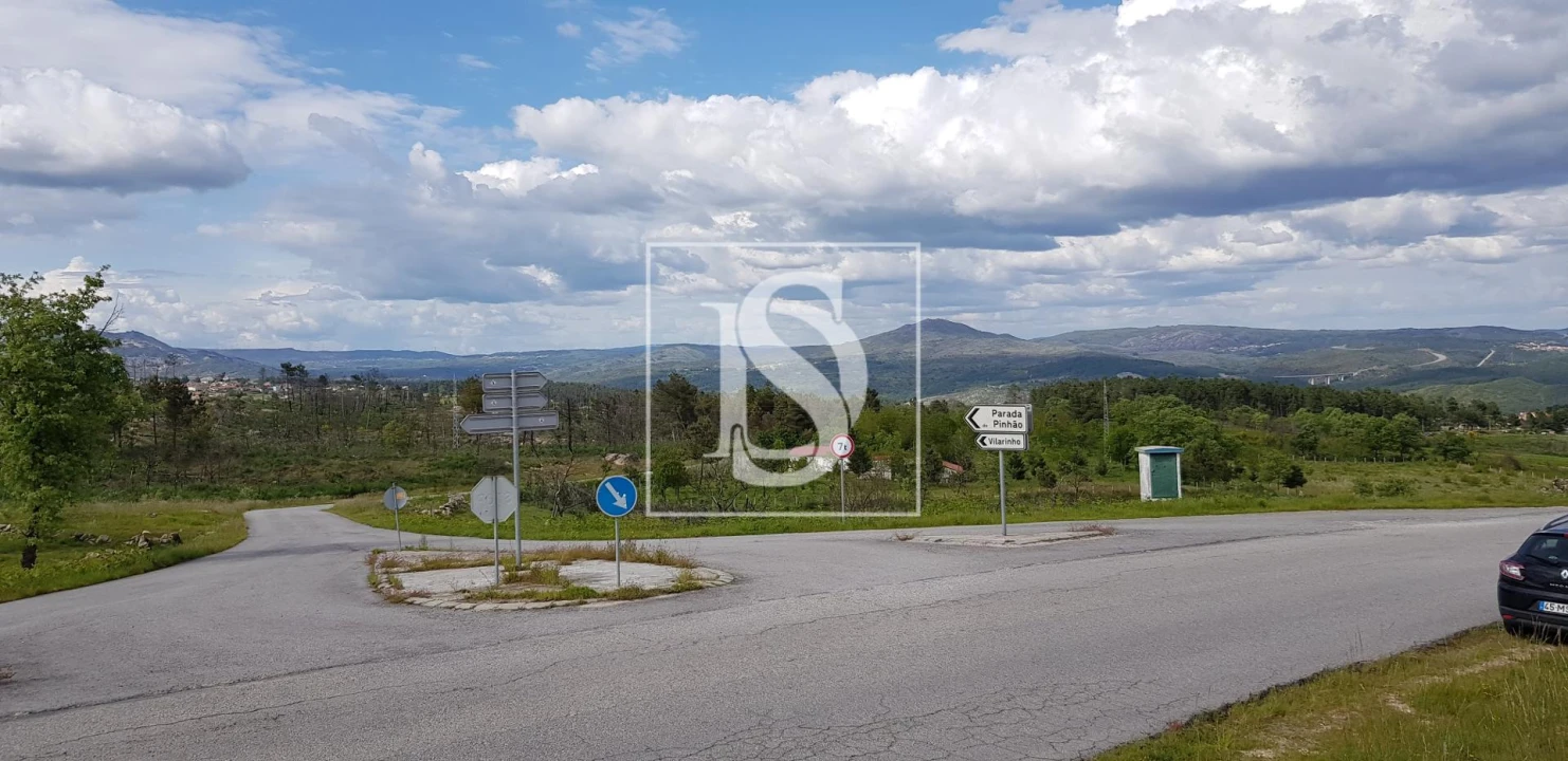 Terreno para Venda em São Lourenço de Ribapinhão Foto 1