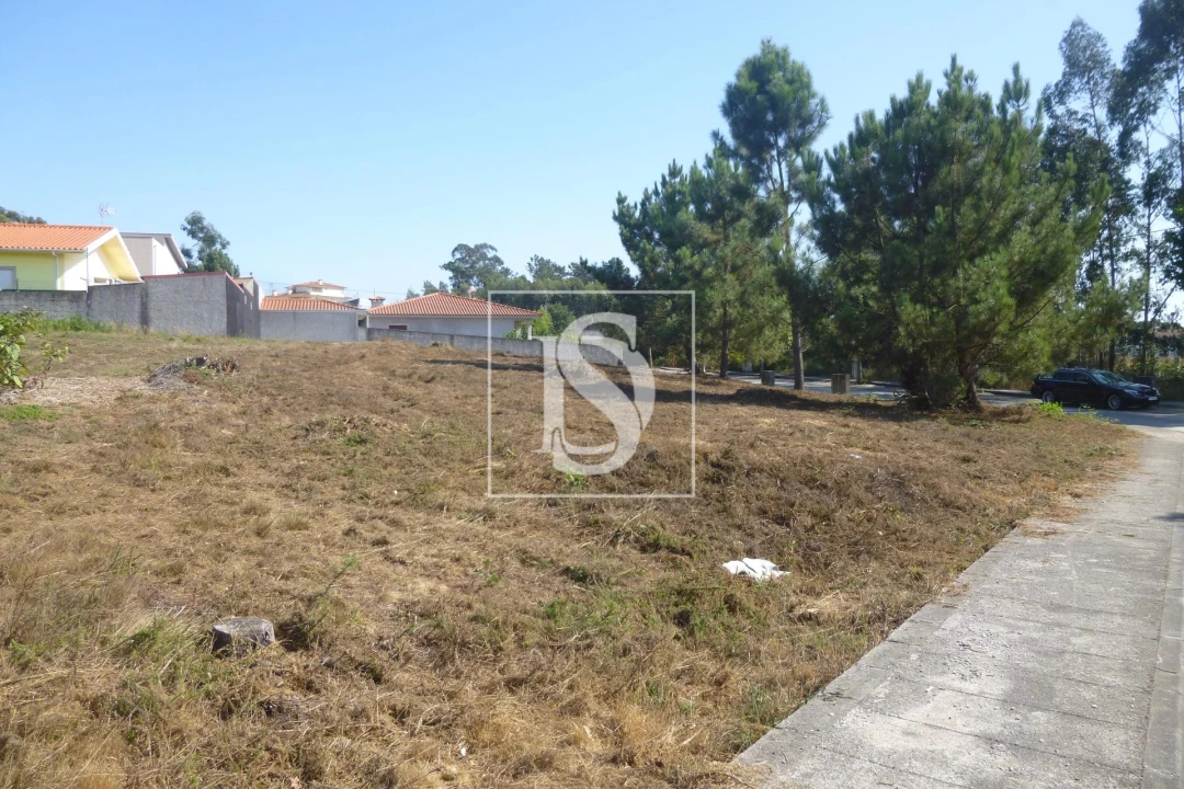 Terreno para Venda em Fradelos Foto 1