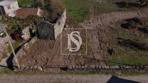 Terreno para Venda em Mouçós e Lamares