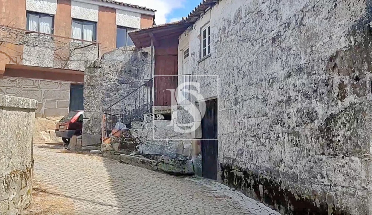 Moradia T3 para Venda em Adoufe e Vilarinho de Samardã Foto 2