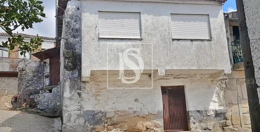 Moradia T3 para Venda em Adoufe e Vilarinho de Samardã