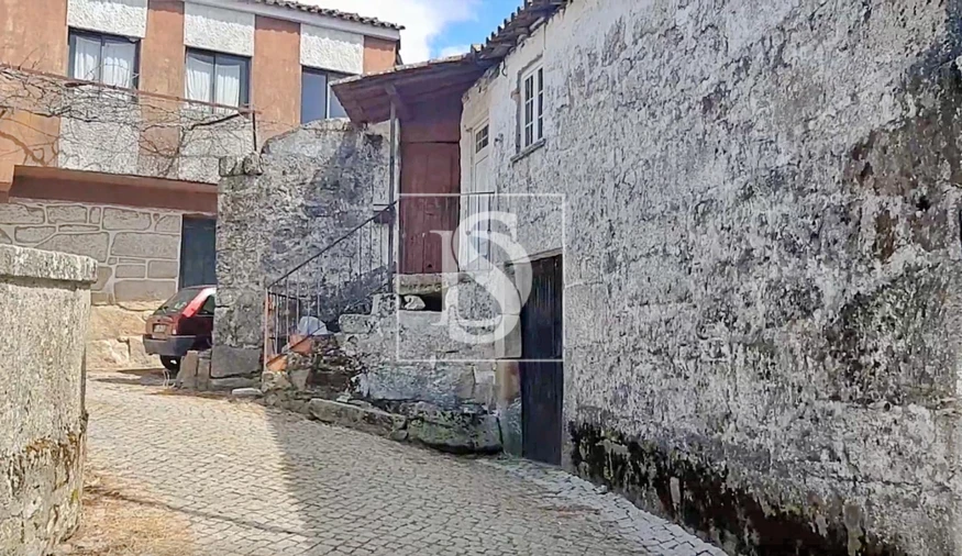 Moradia T3 para Venda em Adoufe e Vilarinho de Samardã Foto 2