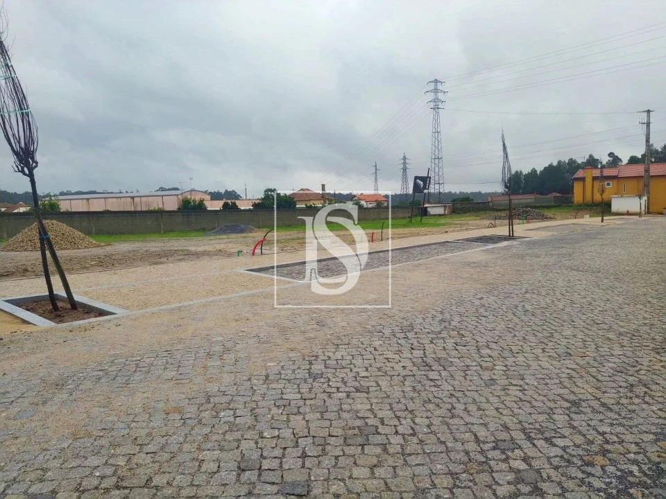 Terreno para Venda em Gião Foto 1