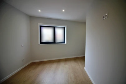 Apartamento T3 para Venda em Póvoa de Varzim, Beiriz e Argivai