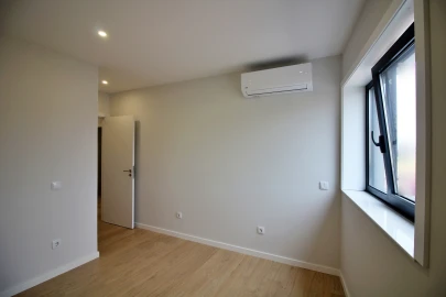 Apartamento T3 para Venda em Póvoa de Varzim, Beiriz e Argivai
