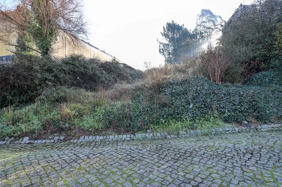 Terreno para Venda em Alvarelhos e Guidões