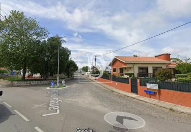 Terreno para Venda em Retorta e Tougues