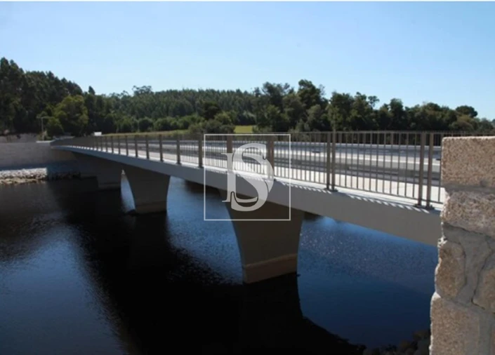 Terreno para Venda em Retorta e Tougues Foto 3